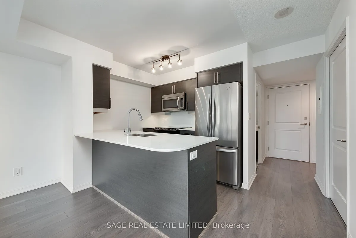 Building Photo - 35 Bastion St #821