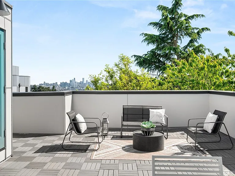 815 N 48th St — Photo 23