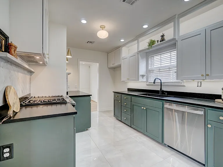 2516 Cummings Dr — Photo 7