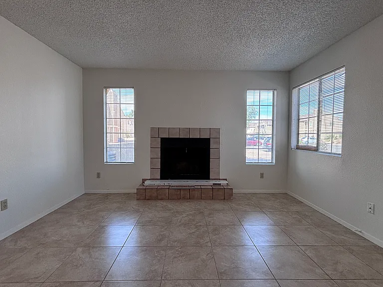 2686 Aarondavid Dr #B — Photo 2