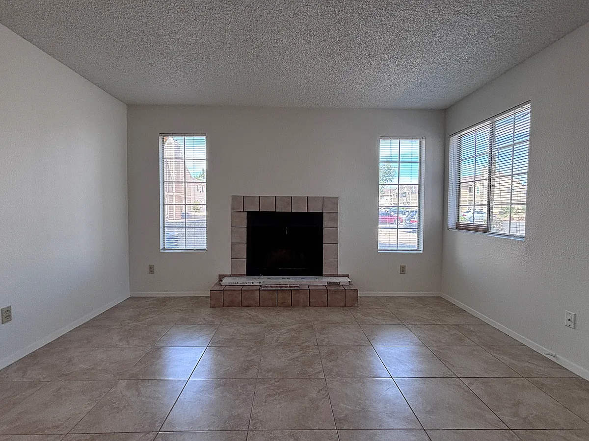 Building Photo - 2686 Aarondavid Dr #B