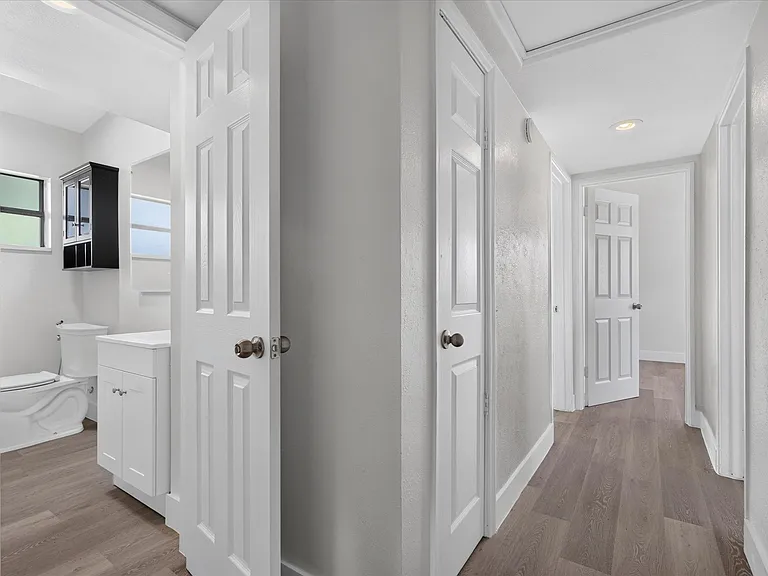 2500 Myrtle Ave — Photo 14