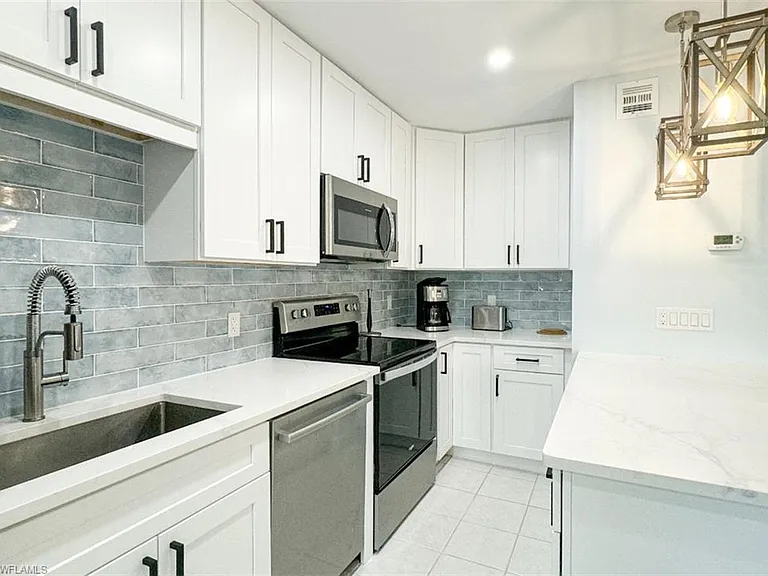 788 Park Shore Dr #D27 — Photo 20