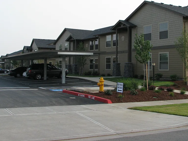 195-Santiam Village Apartments — Photo 49