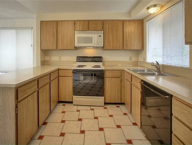 13218 NE 139th Pl — Photo 4