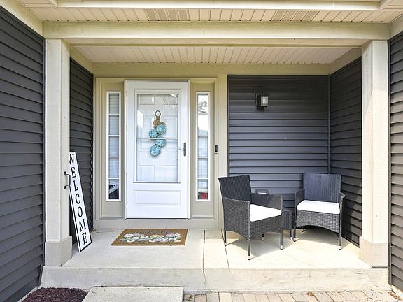 3rd image of 1703 Waterman Ct