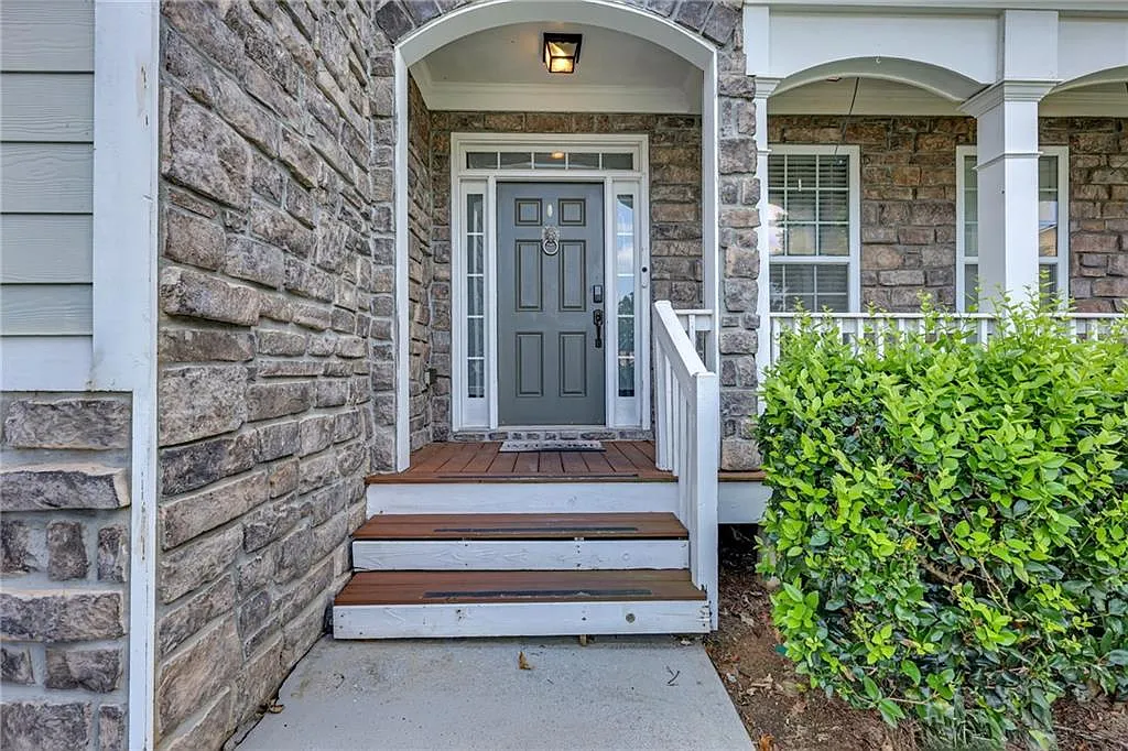 4 bed, 2.5 bath, 3056 sqft, $4,995 — Photo 3