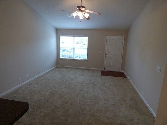 2nd image of 1924 Colyn Ave