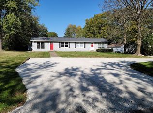 1110 Glenn St #A-B, Washington, IL 61571