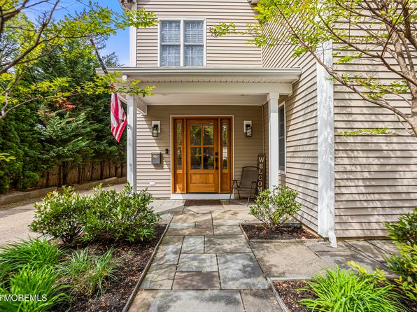 196 Highwood Road, Oakhurst, NJ 07755