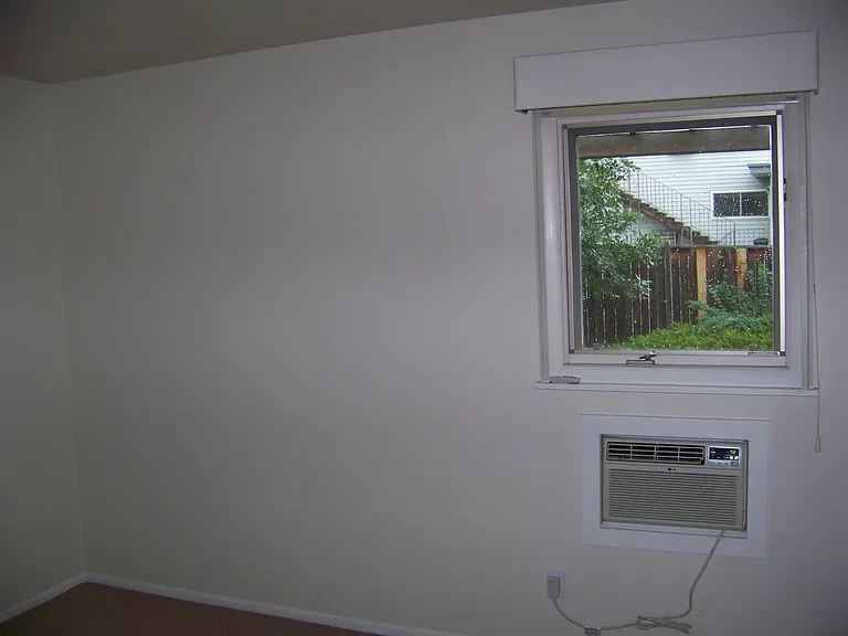 1109 Hillcrest Dr — Photo 10