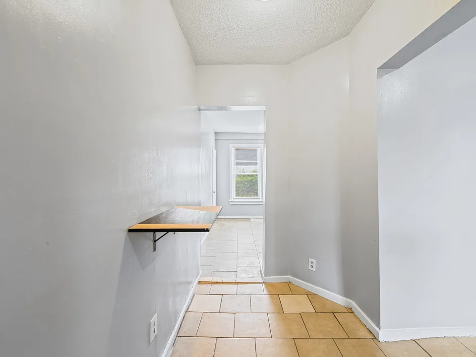 705 Dixwell Ave #1R