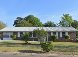 204 Greenbriar Dr, Ozark, AL 36360