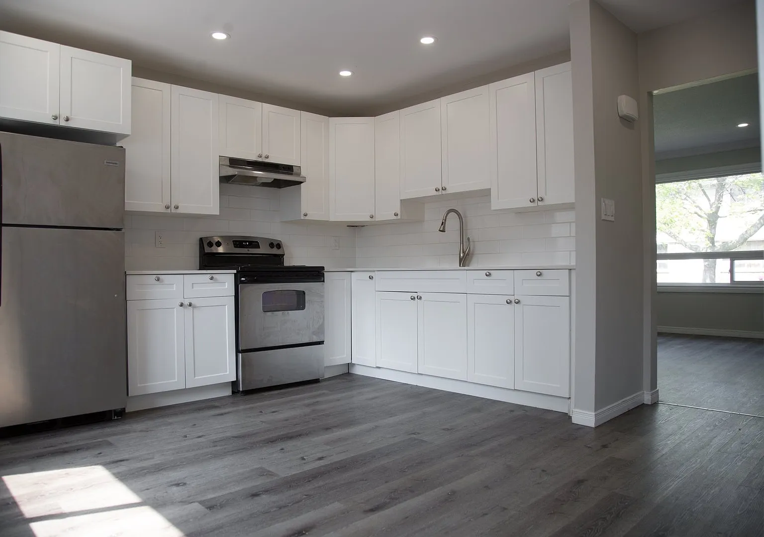 351 Murray Street Corunna — Photo 2