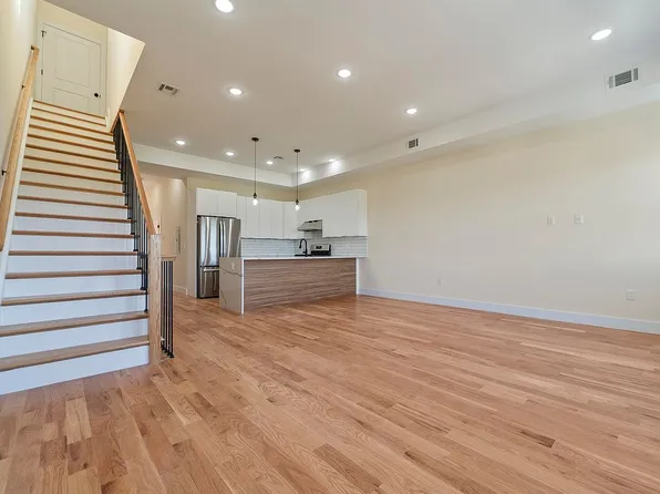 94 Van Horne St, Jersey City, NJ 07304