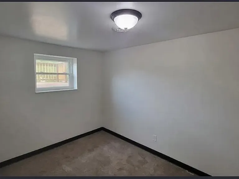 807 N Clark Ave — Photo 6