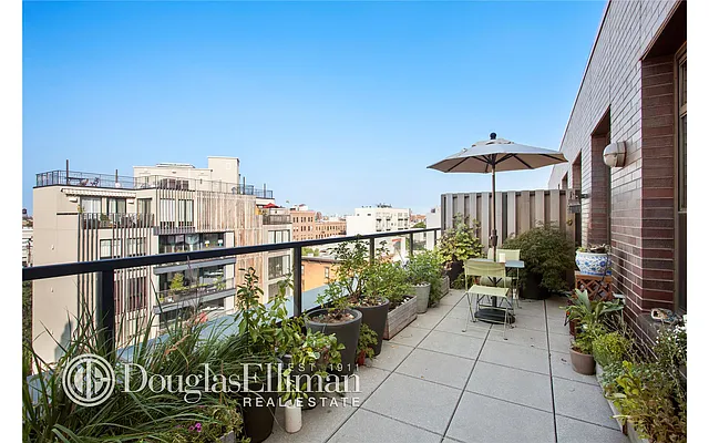 Sold by Douglas Elliman | media 15