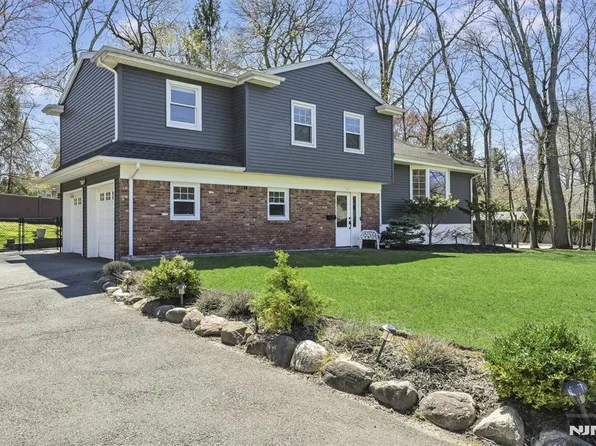 94 Hackensack Ave, Harrington Park, NJ 07640