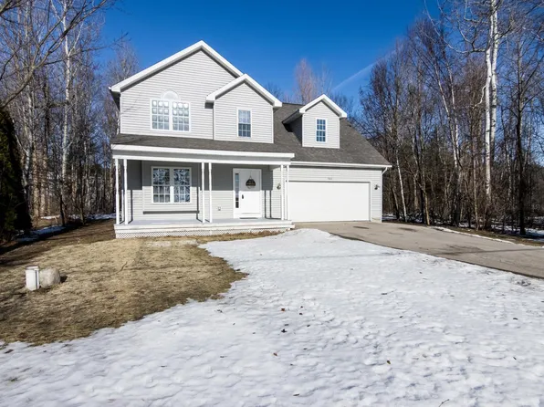 5816 S West Bay Shore Dr, Suttons Bay, MI 49682