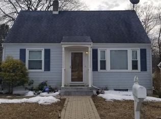 17 Walnut St, New Windsor, NY 12553