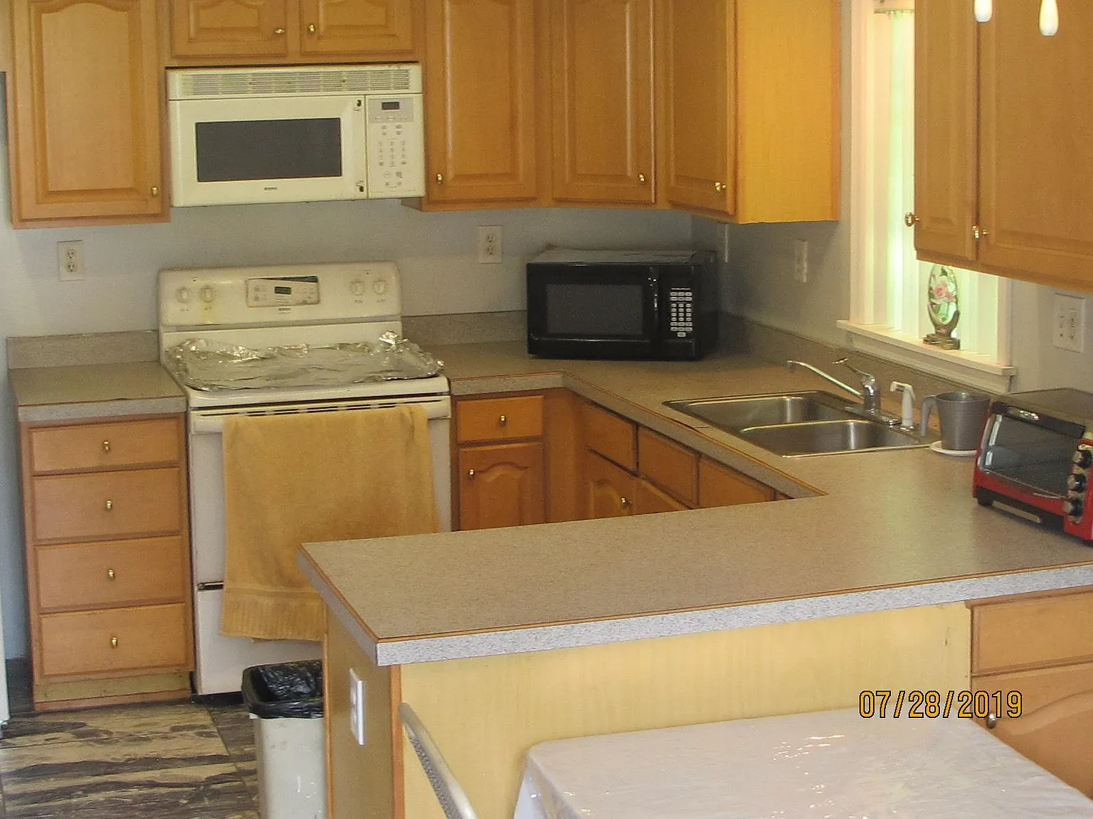 3 bed, 1161 sqft, $2,000 — Photo 2