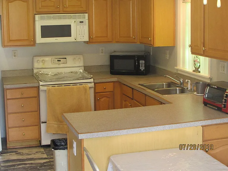 100 Timber Hill Ln — Photo 2