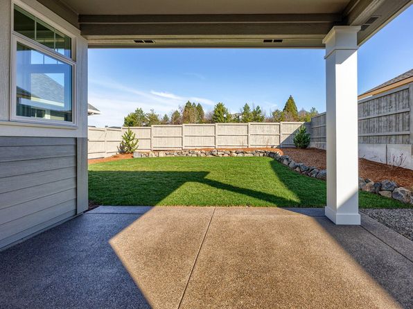 4137 Shamrock Dr, Medford, OR 97504