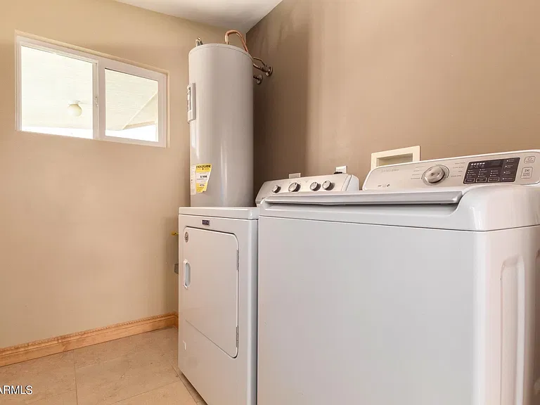 1608 W Inverness Dr — Photo 23