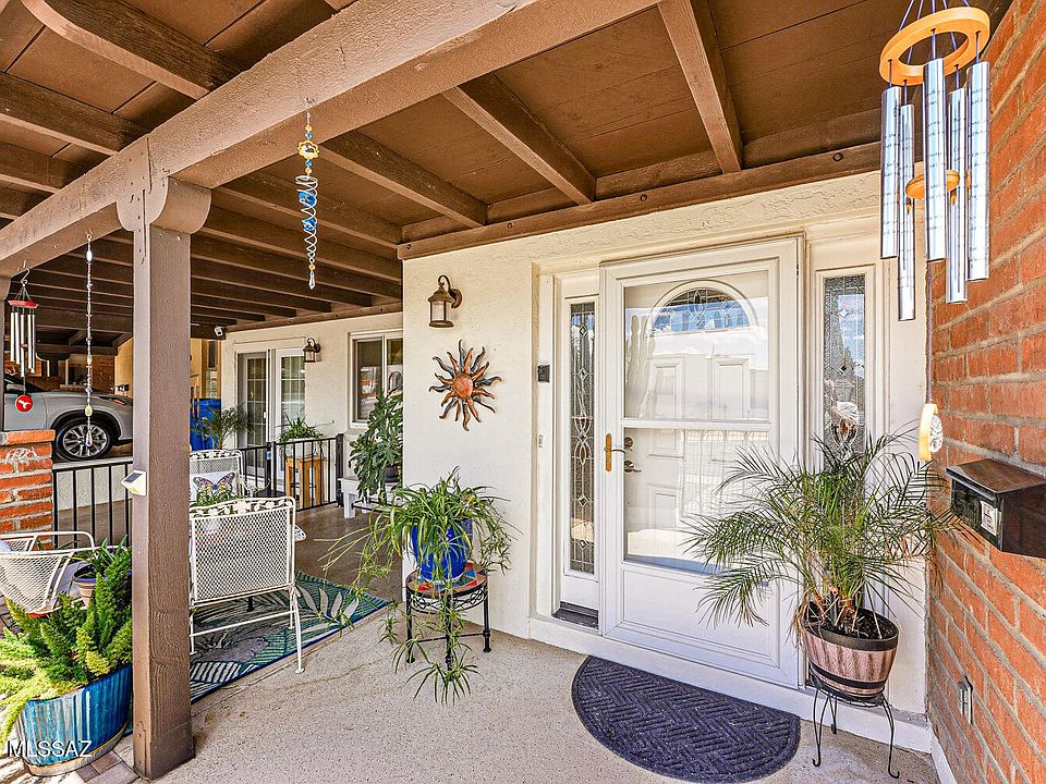 1st image of 158 W Los Robles