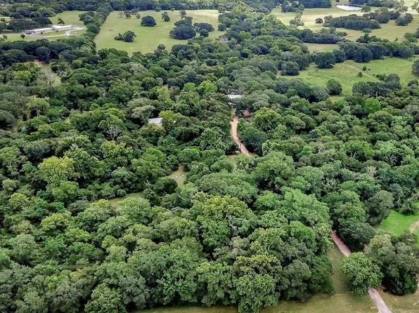 28030 Highway 6, Hempstead, TX 77445