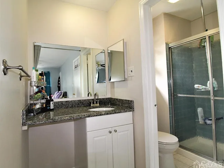 47 Linden Ln — Photo 18