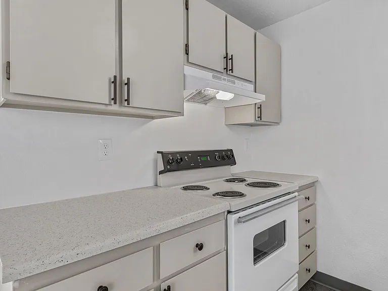Houk 33 Apartments — Photo 16