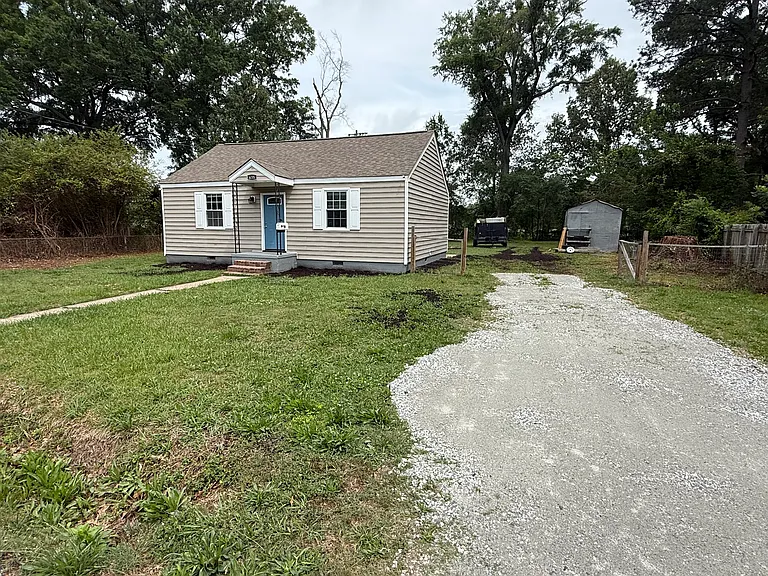 635 Sterling St — Photo 2