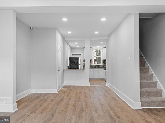 5th image of 6247 N Woodstock St