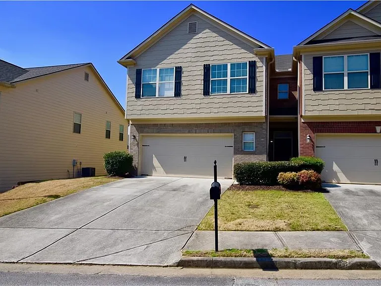 2150 Waterford Park Dr — Photo 2