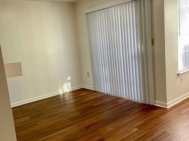 585 Cromwell Ct — Photo 6