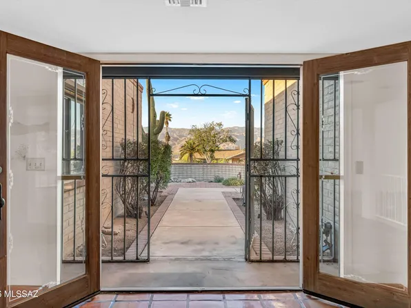 10760 E Placita Los Reyes, Tucson, AZ 85748