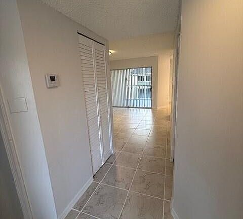 4th image of 2204 Glenmoor Dr