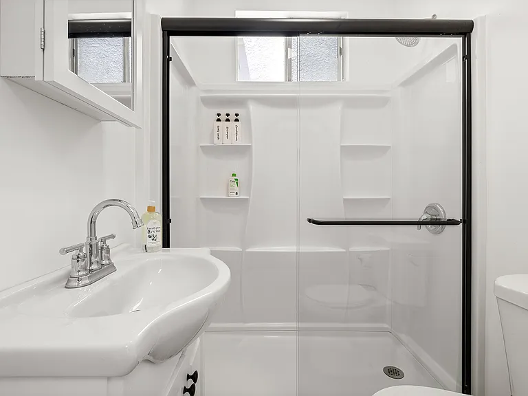 910 1/2 Nowita Pl — Photo 13