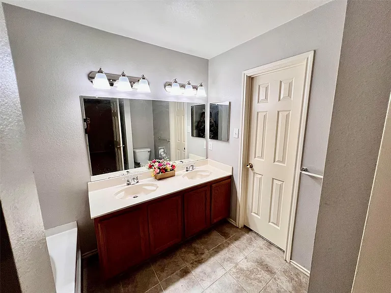 12985 Vassar Dr — Photo 4