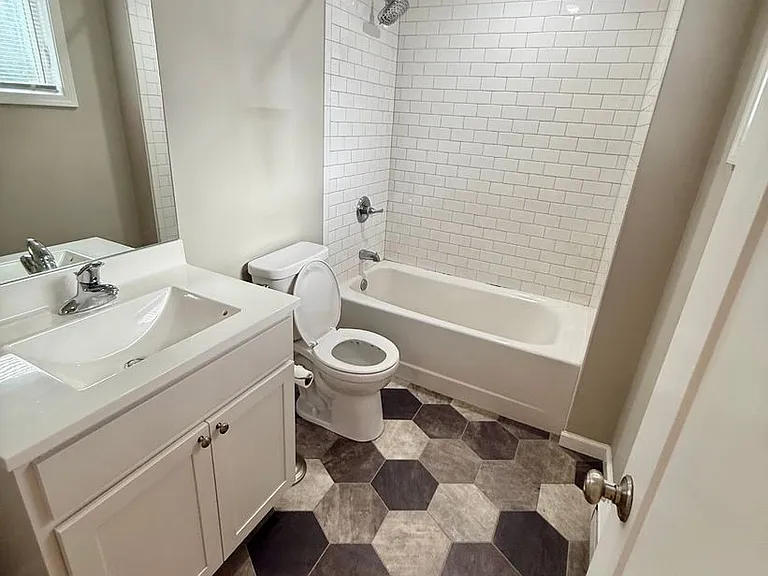 209 N Meadow St — Photo 6