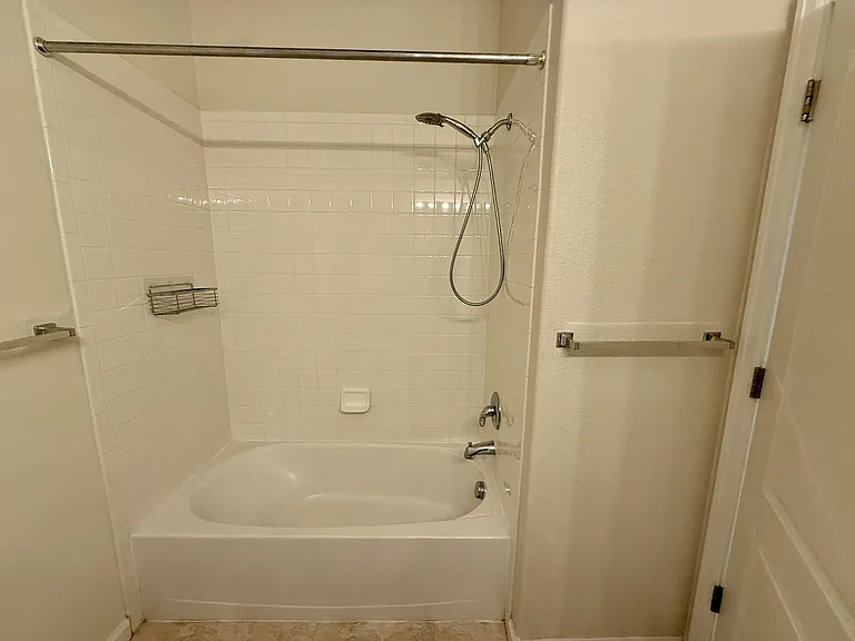 4675 Hahns Peak Dr #101 — Photo 14