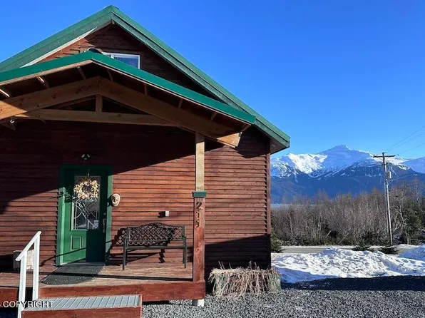 211 Old Hart St, Haines, AK 99827