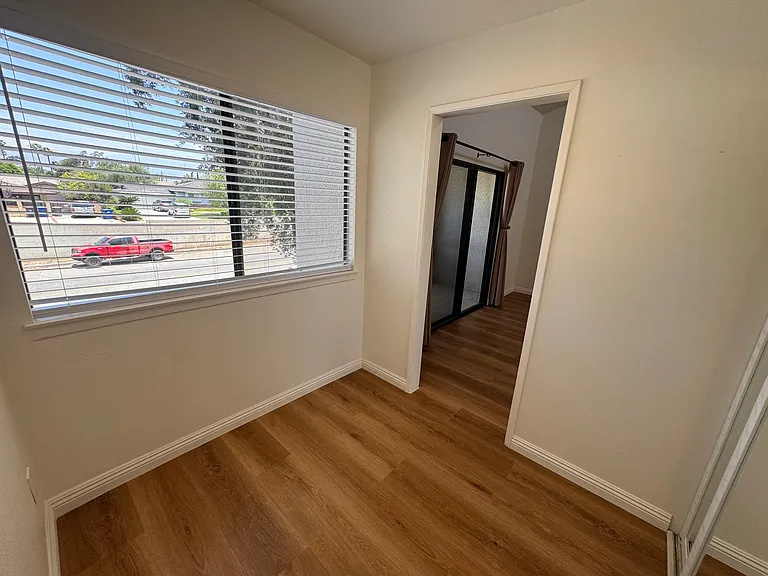 606 E Workman St — Photo 17