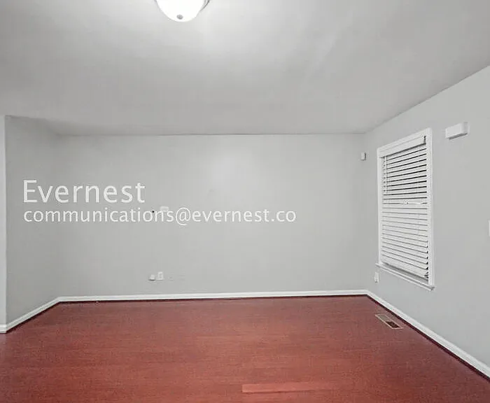 1153 Smith St SW — Photo 8