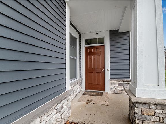 2nd image of 1352 Creeks Edge Dr