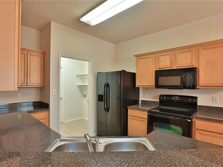 8505 Forest Highlands Dr — Photo 8