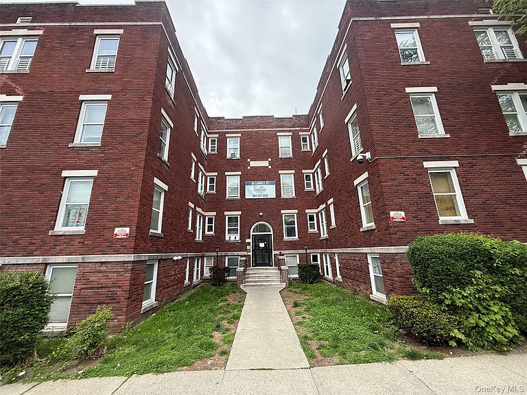 60 Carroll St #D8 — Photo 1