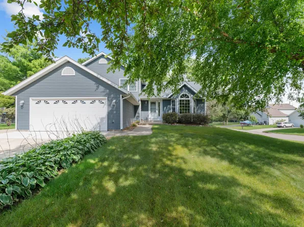 1120 Overlook Dr, Chaska, MN 55318