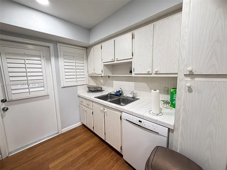 2461 SW 82nd Ave #103 — Photo 5